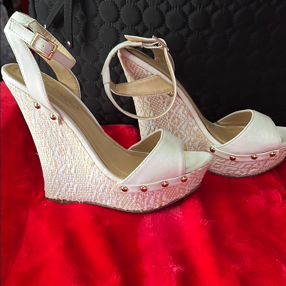 Shoe Dazzle White Wedges with Gold Studs